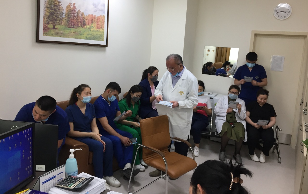 Сотрудники Центра ФЗОЖ провели информационную работу по вопросам здорового образа жизни и профилактики заболеваний, в том числе КВИ, с медицинским персоналом Аптеки БМЦ УДП РК