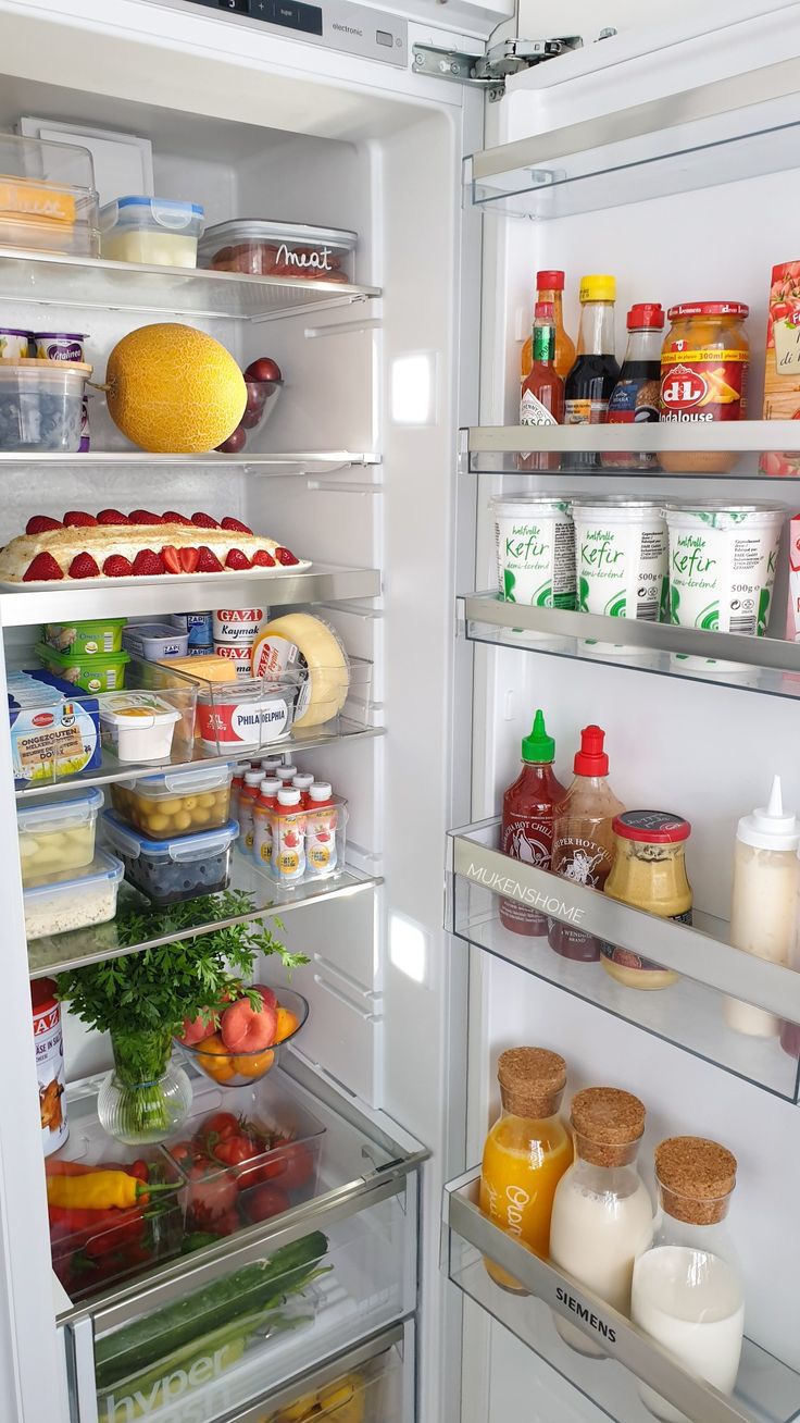 Как правильно хранить сыр и колбасу в холодильнике?