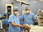 ҚР ПІБ МО ауруханасында қытайлық профессор эпилепсиямен ауыратын науқасқа роботпен күрделі операция жасады
